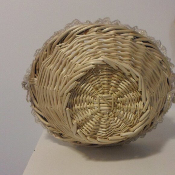 Wicker Basket with Handle - Picture 3 of 5